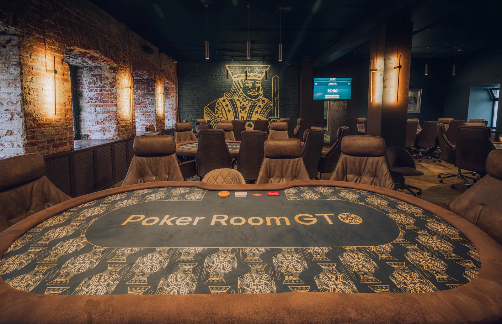 Турнирный стол Poker Room GTO с проекционным экраном